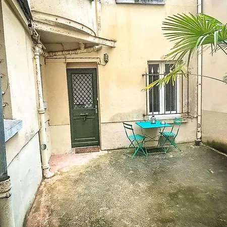 Cocon Versaillais Apartment *